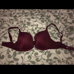 NEW CONDITION!!! VS Pink lined Bra